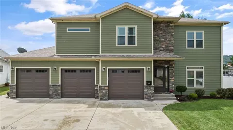 204 36th St, Vienna, WV 26105