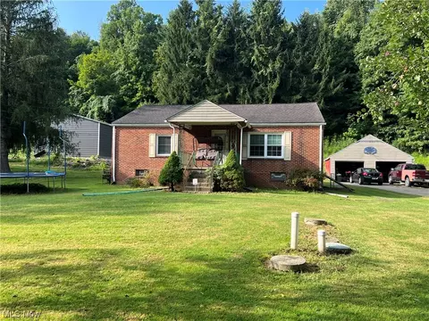 56830 Willowbrook Rd, Martins Ferry, OH 43935