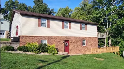 186 Cofer St, Washington, WV 26181