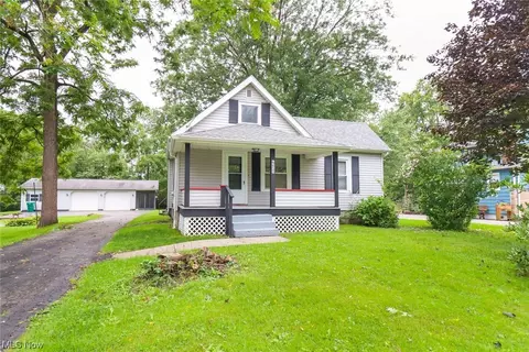 6477 Red Brush Rd, Ravenna, OH 44266