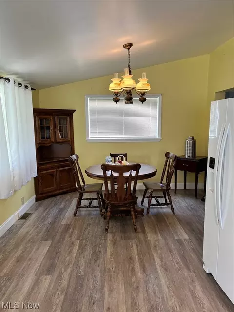 27 4th St, Dillonvale, OH 43917 photo 3