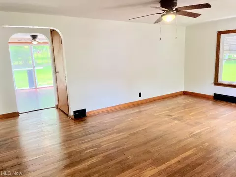321 E Bergey St, Wadsworth, OH 44281 photo 11