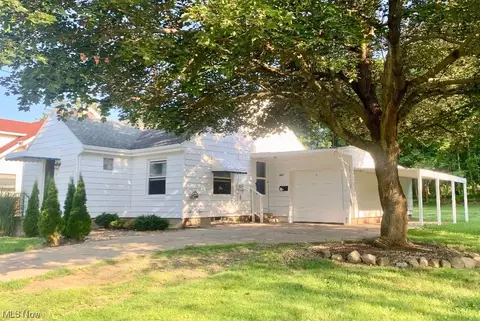 321 E Bergey St, Wadsworth, OH 44281 photo 1