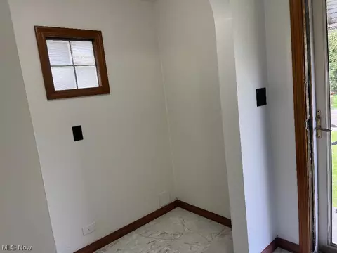 321 E Bergey St, Wadsworth, OH 44281 photo 9