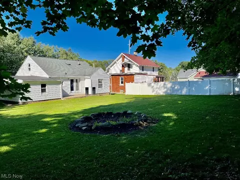 321 E Bergey St, Wadsworth, OH 44281 photo 3