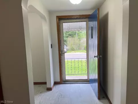 321 E Bergey St, Wadsworth, OH 44281 photo 8