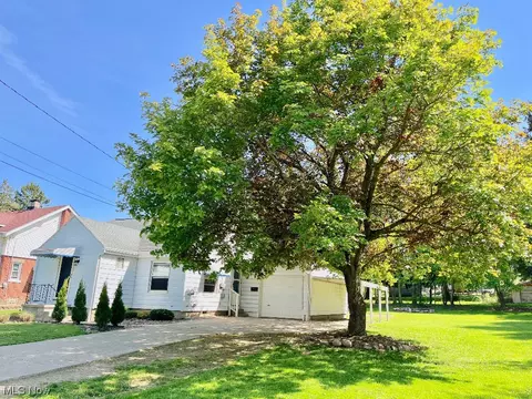 321 E Bergey St, Wadsworth, OH 44281 photo 7
