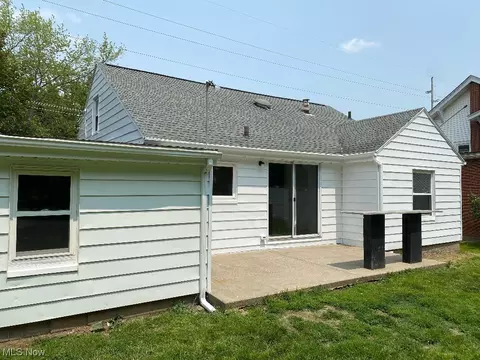 321 E Bergey St, Wadsworth, OH 44281 photo 5