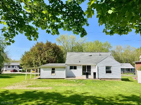 321 E Bergey St, Wadsworth, OH 44281 photo 4