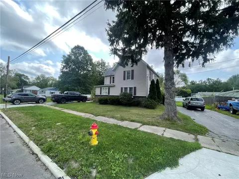 908 E 23rd St, Ashtabula, OH 44004 photo 3