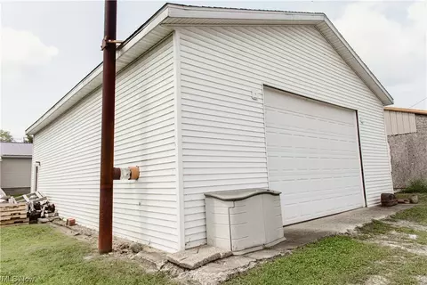 618 Market St, Philo, OH 43771 photo 16