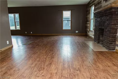 618 Market St, Philo, OH 43771 photo 4
