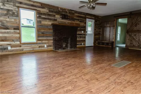 618 Market St, Philo, OH 43771 photo 3