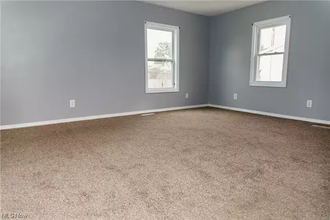 618 Market St, Philo, OH 43771 photo 9