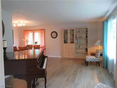 7705 Cecelia Dr, Parma, OH 44134 photo 6