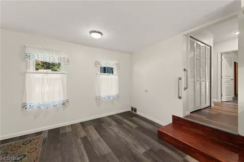 330 E 48th St, Lorain, OH 44052 photo 10