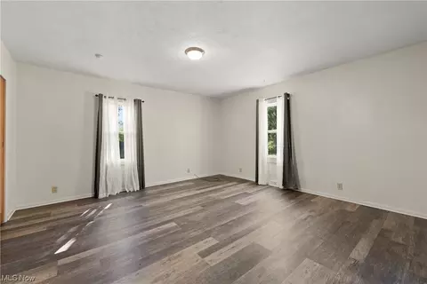 330 E 48th St, Lorain, OH 44052 photo 11