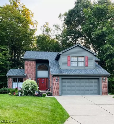 7716 Cliffview Dr, Poland, OH 44514