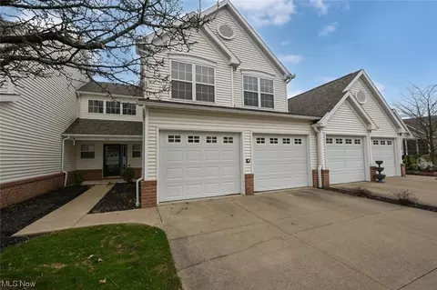 1412 Camden Ridge Blvd, Akron, OH 44312