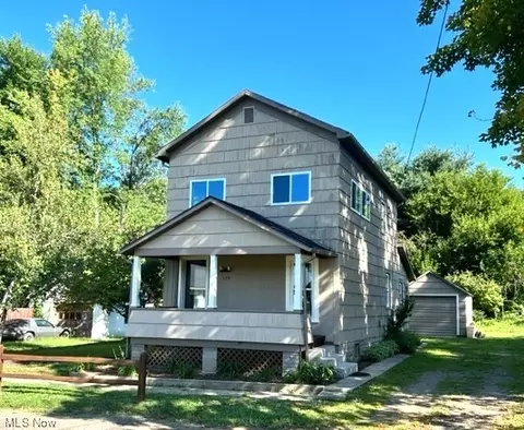 524 Carol St, Newcomerstown, OH 43832
