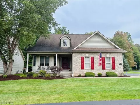 17 Walker Cir, Girard, OH 44420