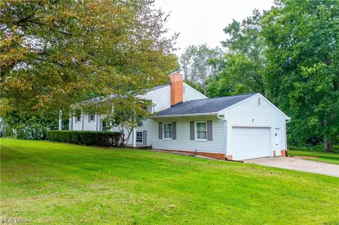 6329 Chesham Ave NE, Canton, OH 44721 photo 3