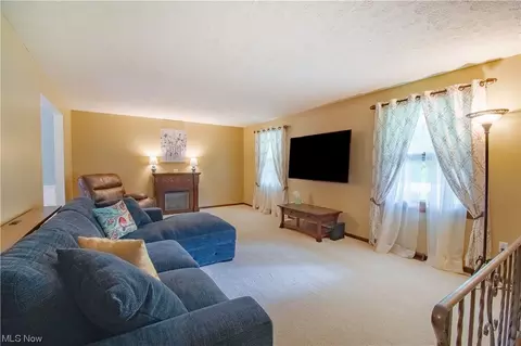 6329 Chesham Ave NE, Canton, OH 44721 photo 6