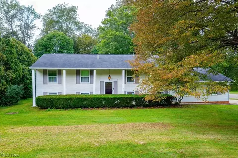 6329 Chesham Ave NE, Canton, OH 44721 photo 2