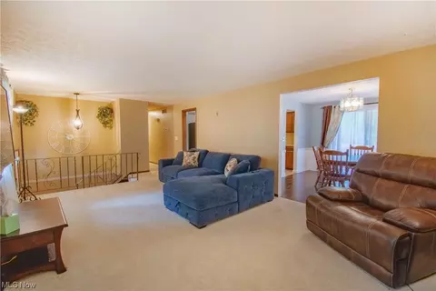 6329 Chesham Ave NE, Canton, OH 44721 photo 7