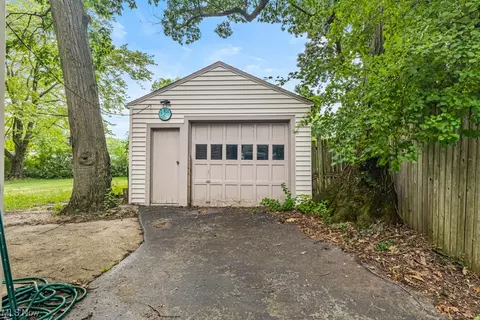 233 Oakley Ave, Boardman, OH 44512 photo 2