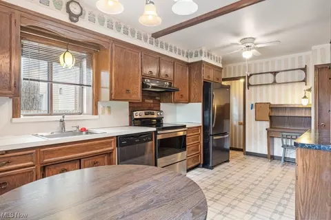 233 Oakley Ave, Boardman, OH 44512 photo 8