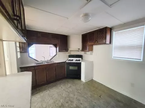 6152 Gateway Blvd S, Elyria, OH 44035 photo 10