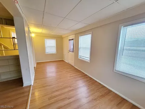 6152 Gateway Blvd S, Elyria, OH 44035 photo 2