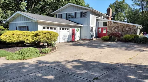 1625 Allen Dr, Westlake, OH 44145