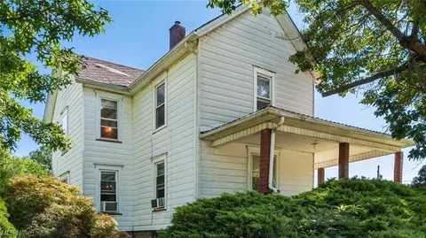 848 Otsego Ave, Coshocton, OH 43812