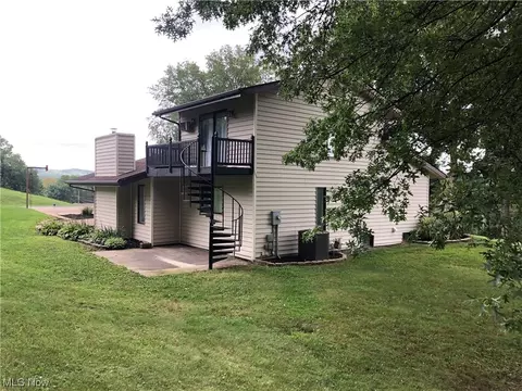355 E Ohio Ave, Dover, OH 44622