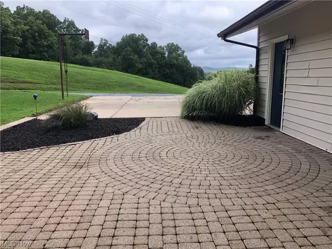355 E Ohio Ave, Dover, OH 44622 photo 12