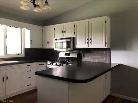 355 E Ohio Ave, Dover, OH 44622 photo 9