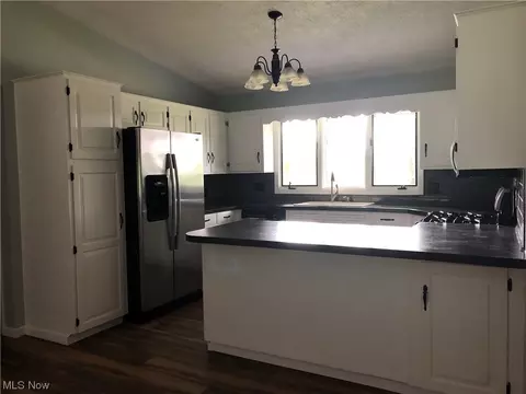 355 E Ohio Ave, Dover, OH 44622 photo 8