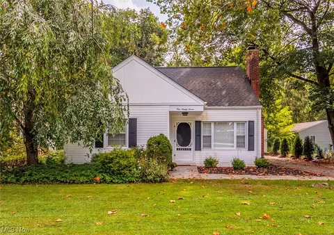 197 Miles Rd, Moreland Hills, OH 44022