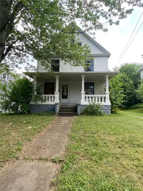 390 Crosby St, Akron, OH 44303