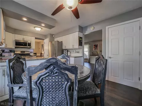 325 Crestview Dr, Elyria, OH 44035 photo 12