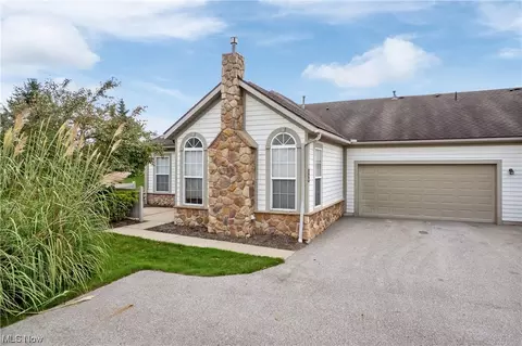 446 Classic Dr, Tallmadge, OH 44278