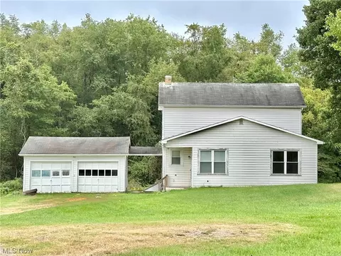 2124 Veterans Blvd, New Cumberland, WV 26047