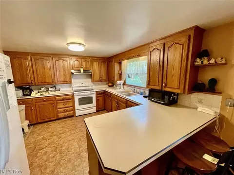 3810 Crestwood St NW, Canton, OH 44708 photo 8