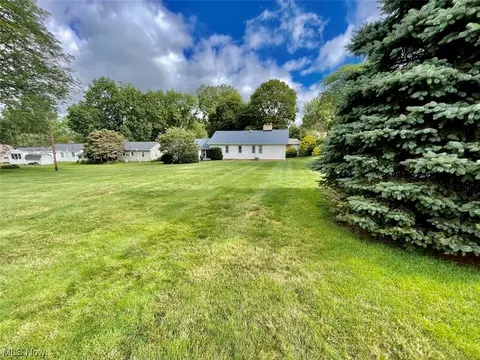 3810 Crestwood St NW, Canton, OH 44708 photo 5