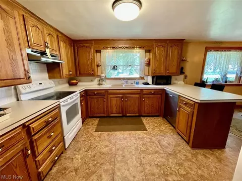 3810 Crestwood St NW, Canton, OH 44708 photo 6
