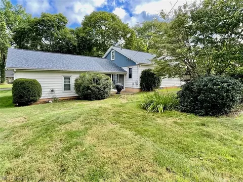 3810 Crestwood St NW, Canton, OH 44708 photo 3