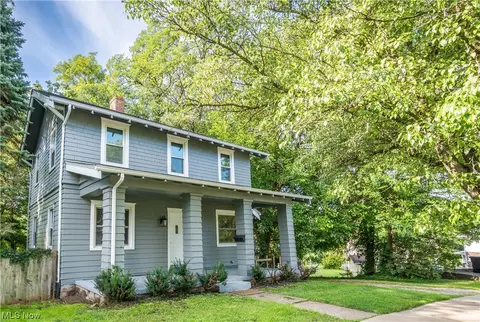 180 Colony Cres, Akron, OH 44305