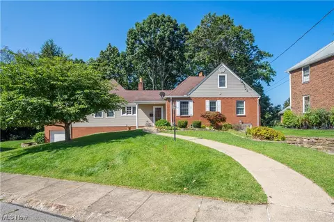 3565 Riverview Dr, Weirton, WV 26062